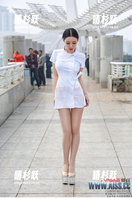 AISS爱丝(黄金版) - 索菲写真更新：汽车医生的开场白——‘我说你该减肥了！’