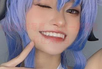 Azami的秘书写真，在线一探究竟，姿态真让人侧目