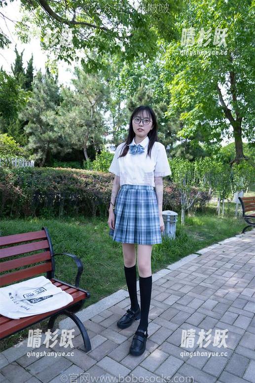 BoBoSocks袜啵啵 - 看到小沫穿体操服高清壁纸，忍不住想给她喝瓶水啊！