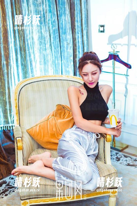 GIRLT果团网 - 搞怪又可爱的Miss琪水手服合集，动动手指下载试试？