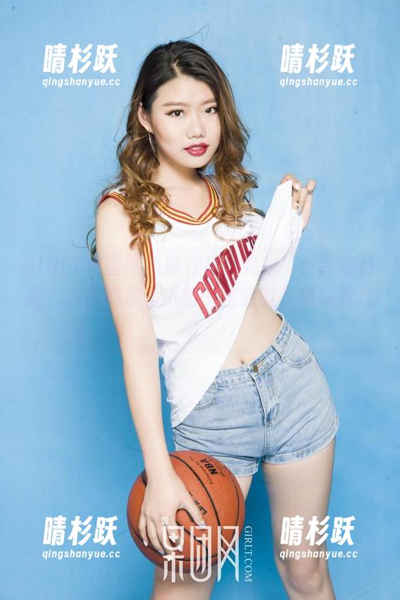GIRLT果团网 - 陈诗诗“纯白”：我敢打赌，这张高清壁纸前一定会有人想多看几眼。