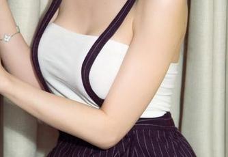 UGirls尤果网 - 乔依琳的丝袜套图，师兄我每天都悔不该修道，早该去找丝袜资源了！