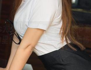 UGirls尤果网 - 颜美汐的万圣节套餐：私拍里你能忍受几点假装的恐怖？