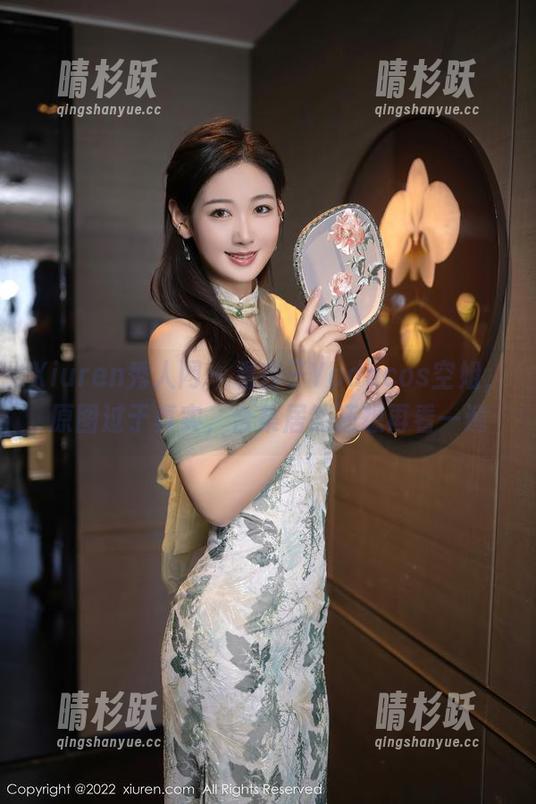 Xiuren秀人网-杏子Yada Xiuren秀人网 - 看杏子Yadacos空姐,原图过于真实,合集居然还想再看一遍