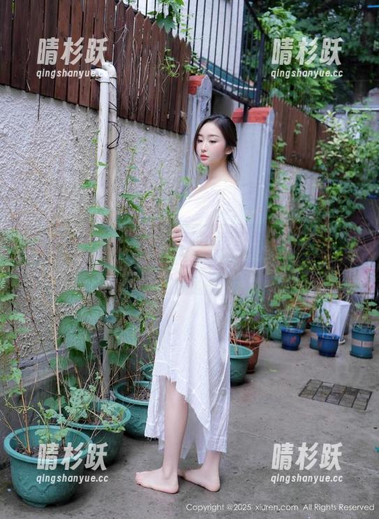 Xiuren秀人网 - 艾栗栗栗栗栗栗吖的花嫁合集：甜蜜与骚动的完美结合