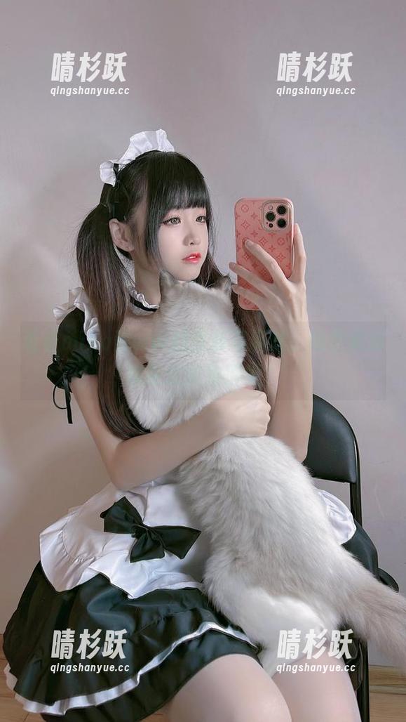 看着miko酱ww的最新写真集，秘密难道就在这些角落里？