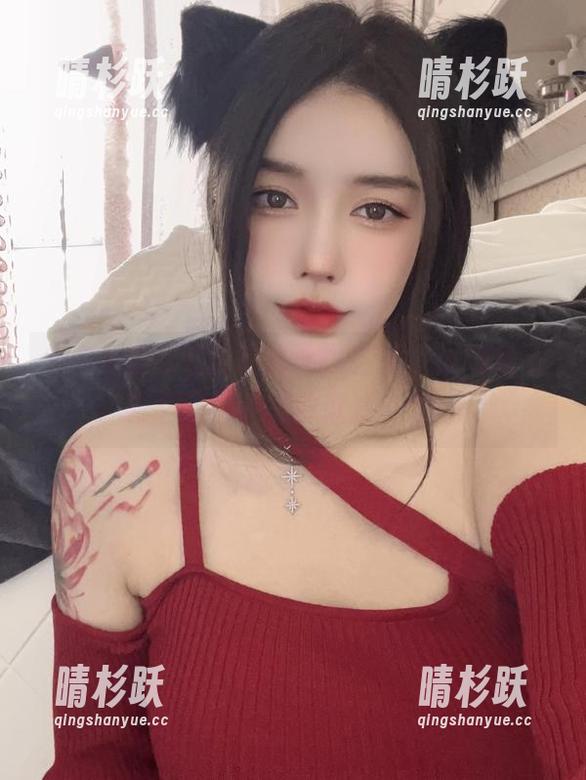 今汐 今汐美脚欣赏:这诺大的性感,是时候下载下来了,放肆欣赏一把!