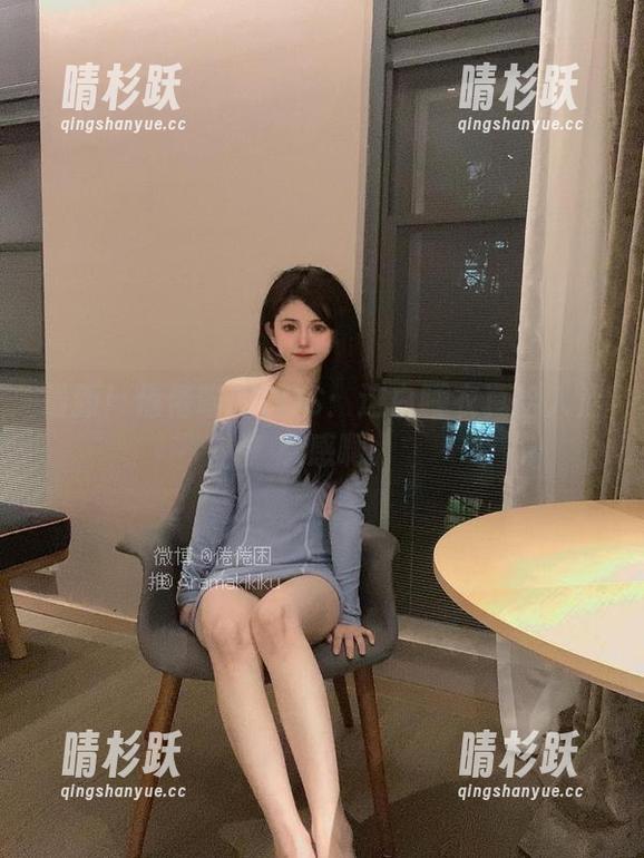 最新！倦倦喵的COS：这白睡衣真给人治愈感啊