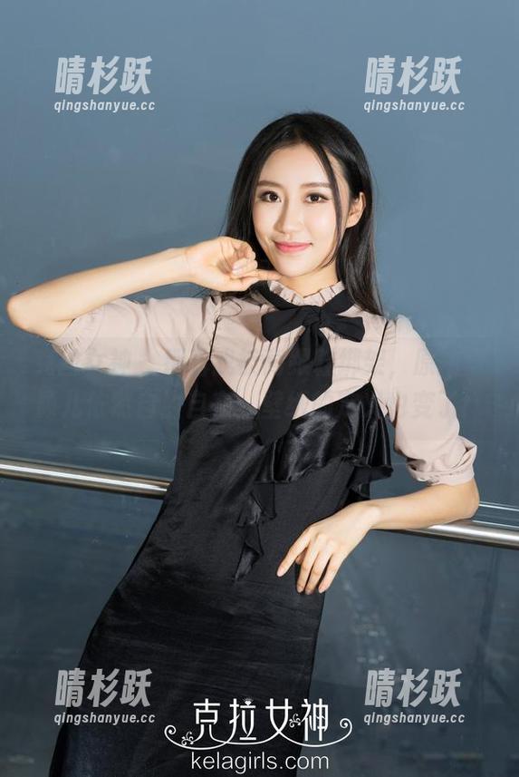 克拉女神 - 别看我被高跟鞋绑架，原图里颖儿依然自由自在，壁纸的定义也变了！