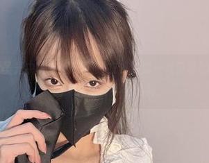 微密圈 - 无圣光中兔宝妮to的睡衣，犹如一片宁静的海洋，卷起的一角是青春的涟漪