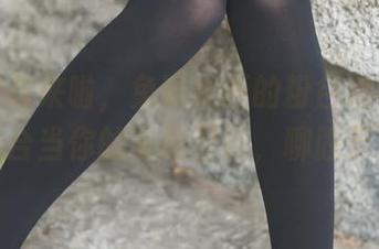 免费图包来啦，兔玩映画的粉色格裙少女，适合当你的桌面壁纸，聊胜于无。