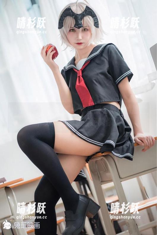 兔玩映画 兔玩映画最新写真:体操服和操场的擦撞,分享给想起曾经的你!