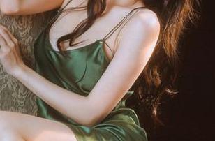坏露露香宝的图包里小露穿的瑜伽服，让我脑洞大开，完全没想到会这么好玩。