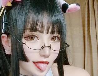网络热潮下，那些被低估的美：夏鸽鸽不想起床的脚在cos图集中的位置
