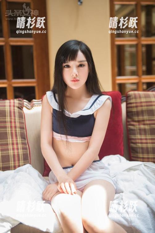 头条女神 - 白衬衫搭配什么？不如先看筱溪的福利图集吧