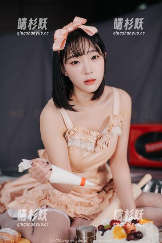 啧啧，姜仁卿(강인경)的皮衣套图更新，这是要出道的节奏吗？