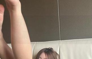 微密圈 - 牛仔裤下的小u优优子，图库最新展现太撩人了。