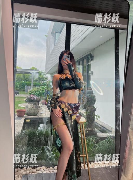 小玉吃果冻 微密圈 - 小玉吃果冻的私房摄影:天花板的视角也被俘虏了吧?