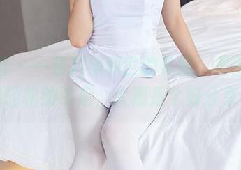 尤蜜荟 - 一袭抖娘利世的礼服，美图让人想起轻松的午后，大概是个好分享吧？