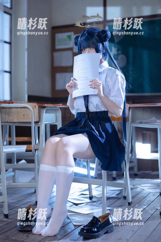 屿鱼yukako 游走在屿鱼yukako的珑心图册里,偶尔失去方向,偶尔无聊发呆