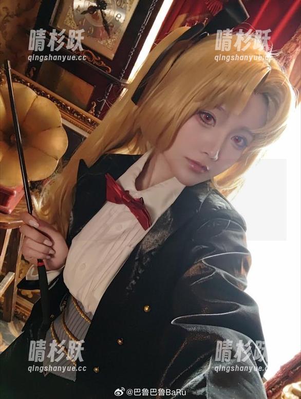 巴鲁巴鲁BaRu 图包精选?不,是惹来无数注目礼的西雅图礼服,随随便便就被巴鲁巴鲁BaRu圈粉了!