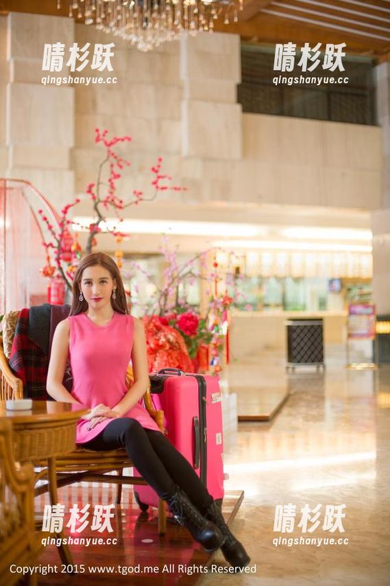 推女神-子纯儿Annie 推女神 - 看子纯儿Annie做空姐,那感觉就像搭上了一班心飞扬的航班!