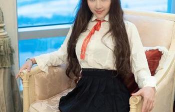 推女郎 - 一边工作一边拍照，何奕恋的高清办公室图片让你对加班多了一点期盼？