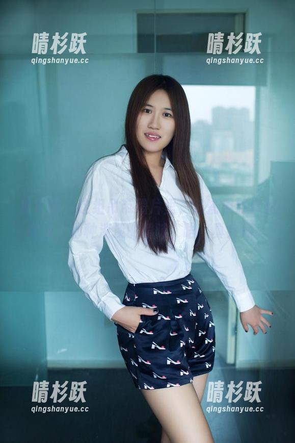 推女郎 - 这组吊带照片里，陆瓷果然拿捏得住，那种淡淡的暧昧，唔，真会撩。