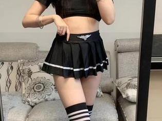 微密圈 - 最新图集——提袜少女的旅拍时刻，抓住每个“袜”点，乐到停不下来！