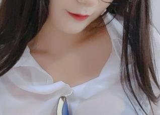 最新写真，星澜想来杯珍珠奶茶在海边当“人鱼公主”，可惜没找到海王！