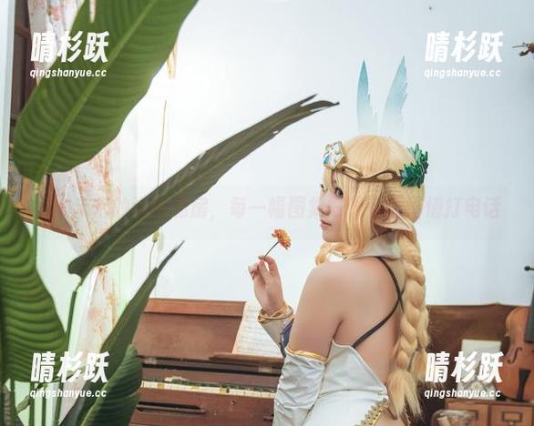 是本末末 是本末末的泳衣私房,每一幅图集好像都在悄悄打电话