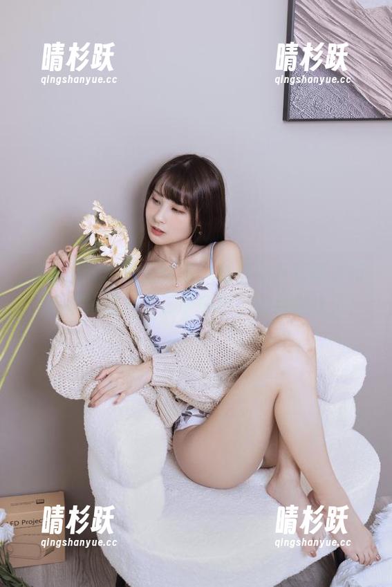 泥泥汝 泥泥汝在线美足图集,颜值与存在感并行,照得我这只“二十多爪”的心都痒了!