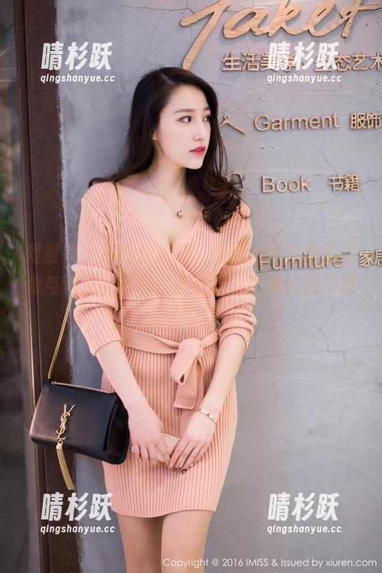 爱蜜社 - 那件体操服，营造出萌白酱的优雅与俏皮，高清写真让这一切放大到不得了。