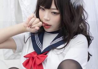 职业装写真里的白烨烨，迷之自信从哪里来的？