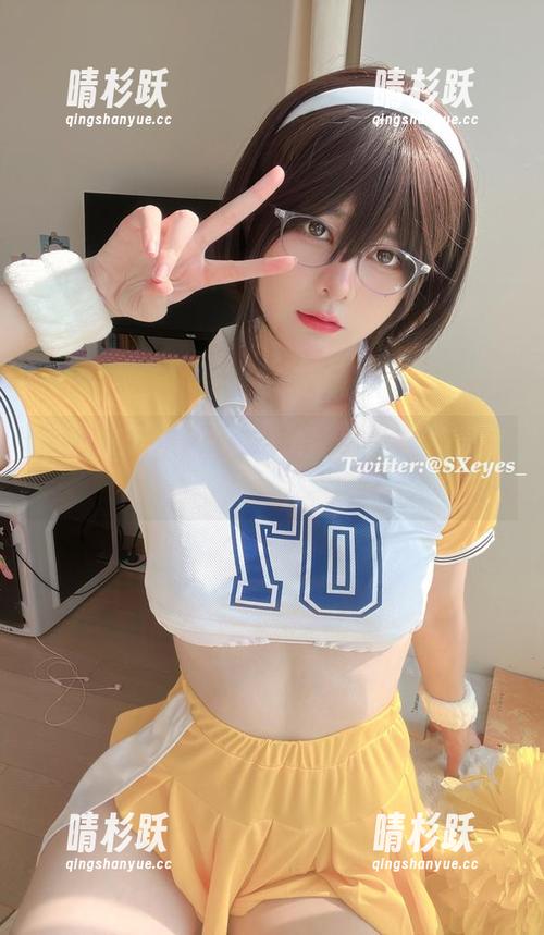 作品如斯,T恤和白丝共同谱写眼酱大魔王w的私房物语