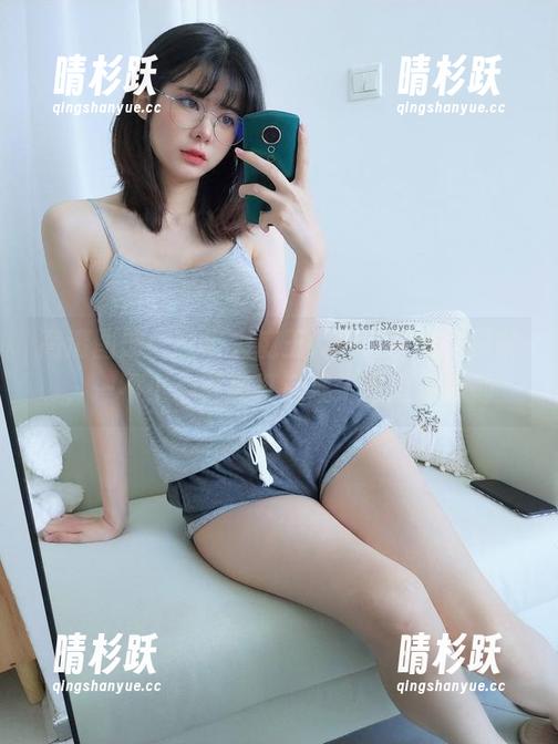 高清图册:眼酱大魔王w的“裸足”探险,一不小心就被打造成了家庭理疗师