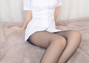 冬天的催眠曲：神乐坂真冬私房美脚，让我多看几眼无妨