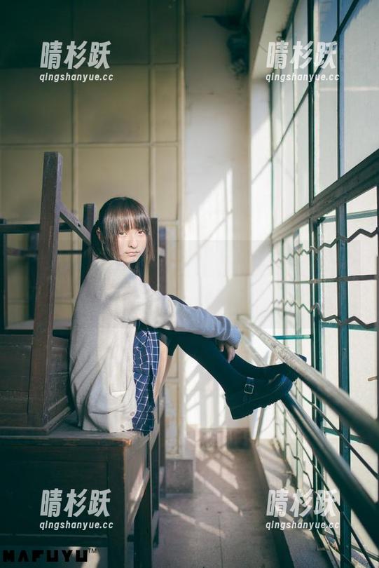 神楽坂真冬 一见神楽坂真冬的套装,脑海里立马浮现出那些藏着的小细节,图集真让人想停留。