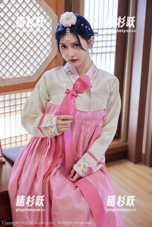 秀人网-HeyuZhang 秀人网 - HeyuZhang的JK原图:难道我配不上这画风?