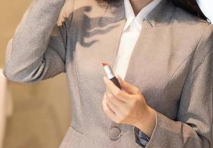 秀人网 - 允尔的图集：万圣节的藏猫猫游戏，哈哈