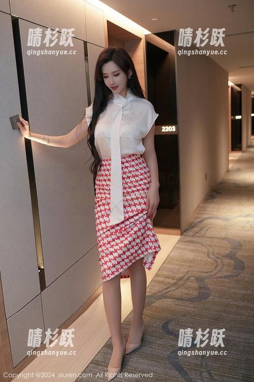 秀人网-李佳芮Cherie 秀人网 - 私房校服与李佳芮Cherie:都说制服控,难道我也是?