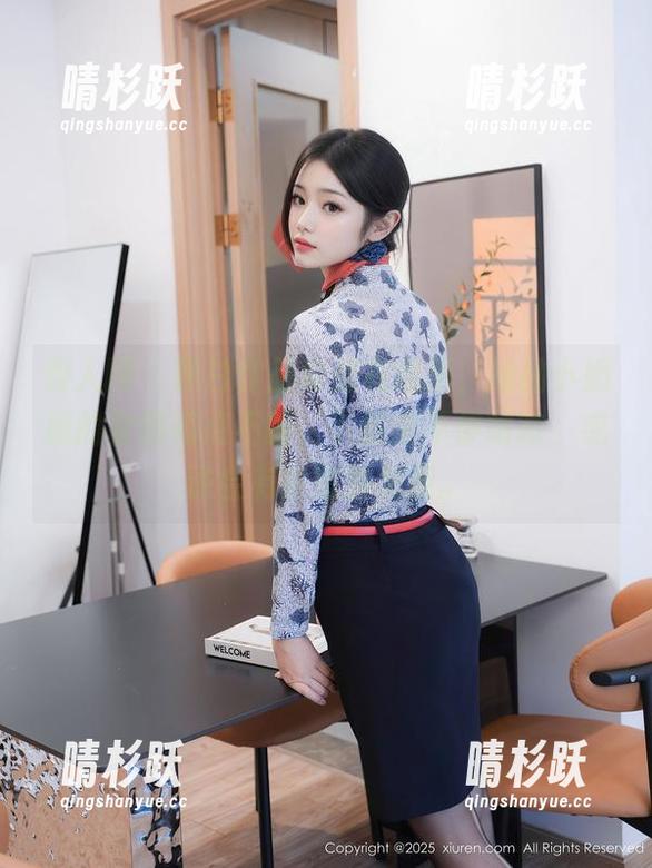 秀人网 - 黑白作品真是有意思，柚柚小奶瓶的套图亮点不断，下载来不停咕哝，或许会有些意外发现。