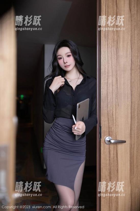 秀人网-蕾蕾醒了没 秀人网 - 蕾蕾醒了没的定制写真:当护士遇到不按常理出牌的自己