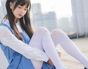 稚乖画册 - 赤西夜夜的最新写真，呃……比基尼不太能自持噢