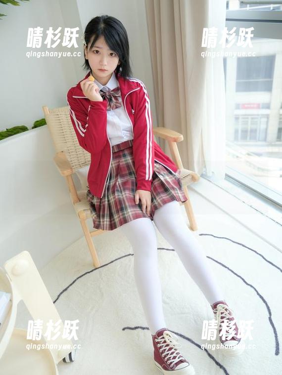 紧急企划-龙崎聆音 紧急企划 - 海边戏水,龙崎聆音变身海洋女神——资源上线中!