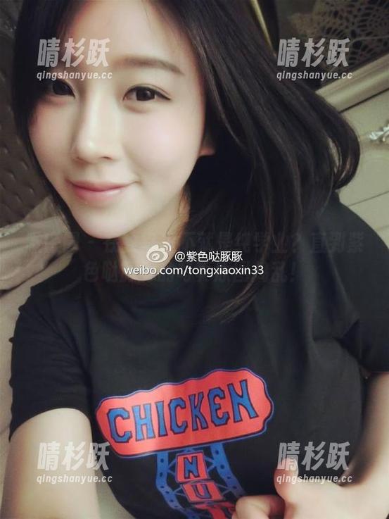 微密圈 - 在教室里不就是纯学业?直到紫色哒豚豚的写真原图捣乱!