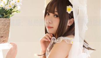 泳池里的胡桃喵：私拍图集中，你想不到的泳圈新玩法！