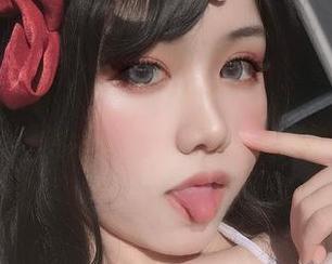 芊川一笑MNK的修女与神父：图片合集，让你见识一下他们的“捉弄”技艺！