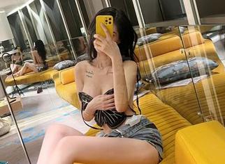 微密圈 - 一言不合就穿上皮衣，葛征私拍图集看过的都懂的吧？
