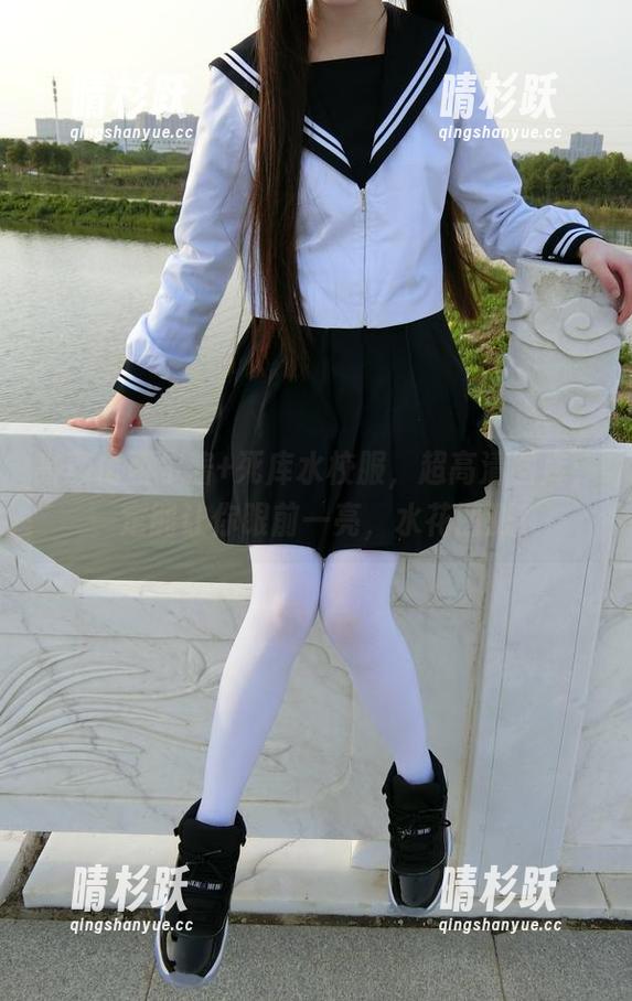 高颜值西尔酱+死库水校服，超高清图库，一定能让你眼前一亮，水花四溅！